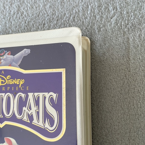 Walt Disney’s The Aristocats VHS Masterpiece Collection. - Picture 3 of 6
